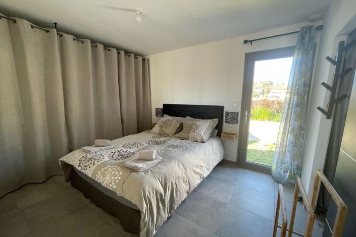 Image No.10-3 Bed House for sale