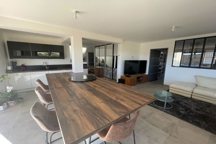 Image No.3-3 Bed House for sale