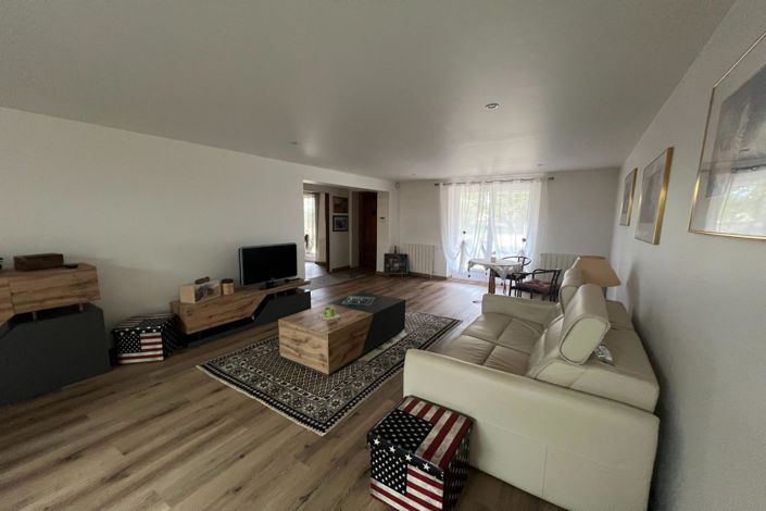 Image No.2-3 Bed House for sale