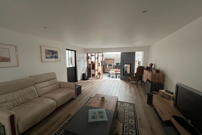 Image No.3-3 Bed House for sale