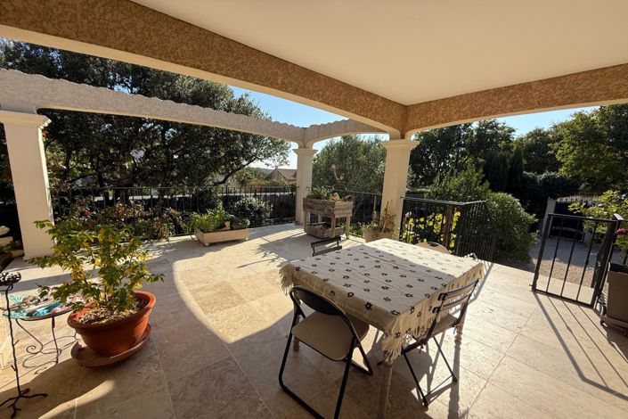 Image No.2-Maison de 5 chambres à vendre à Uzès