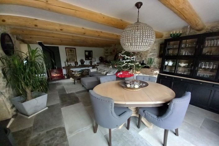 Image No.2-4 Bed House for sale