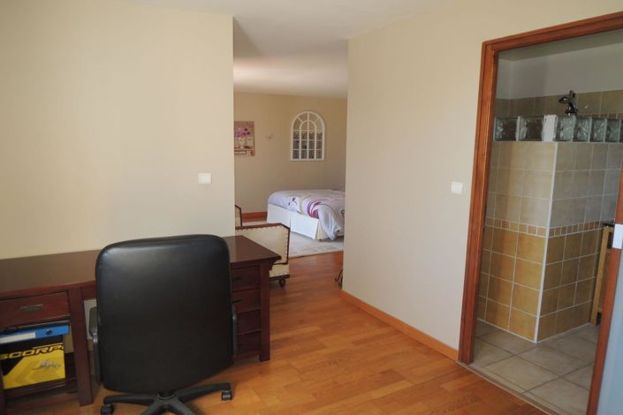 Image No.5-Maison de 6 chambres à vendre à Uzès