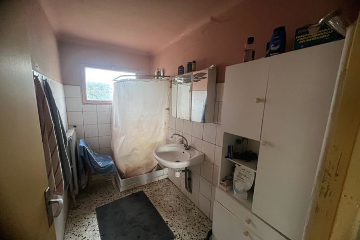 Image No.12-4 Bed House for sale