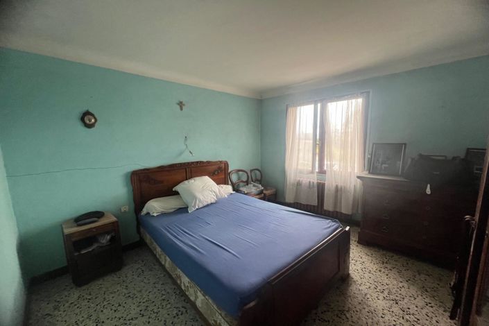 Image No.8-4 Bed House for sale