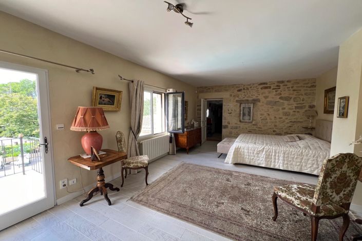 Image No.2-Maison de 4 chambres à vendre à Uzès