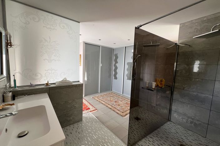 Image No.9-Maison de 4 chambres à vendre à Uzès