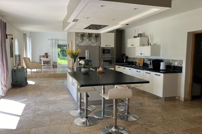 Image No.18-4 Bed House for sale