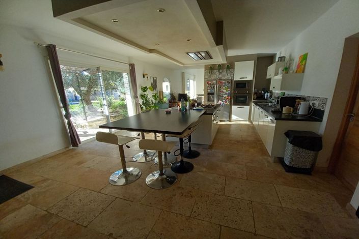 Image No.3-4 Bed House for sale