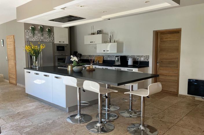 Image No.9-4 Bed House for sale