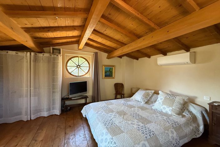 Image No.15-4 Bed House for sale