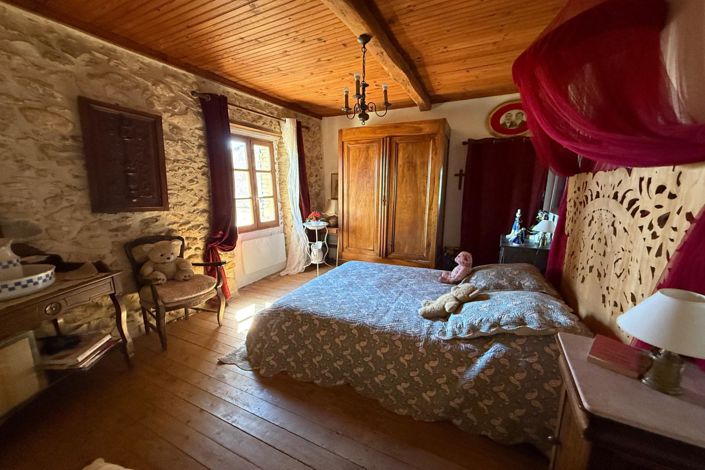 Image No.6-4 Bed House for sale