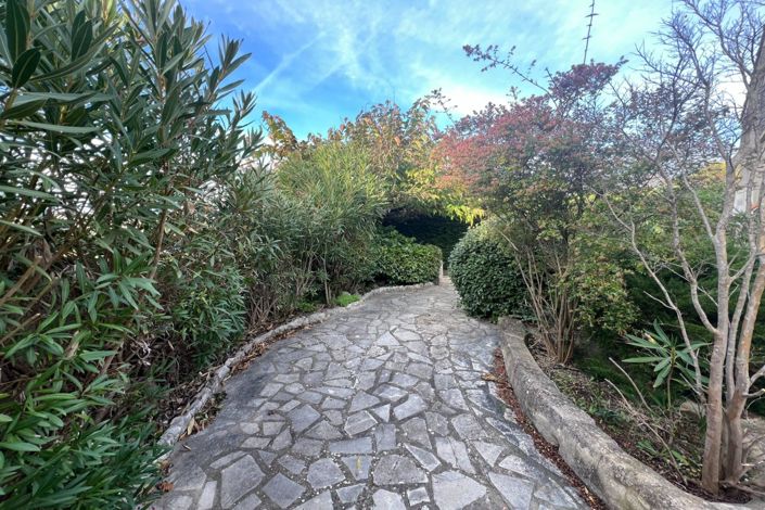 Image No.14-4 Bed House for sale