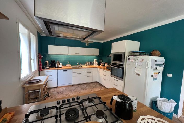 Image No.3-5 Bed House for sale