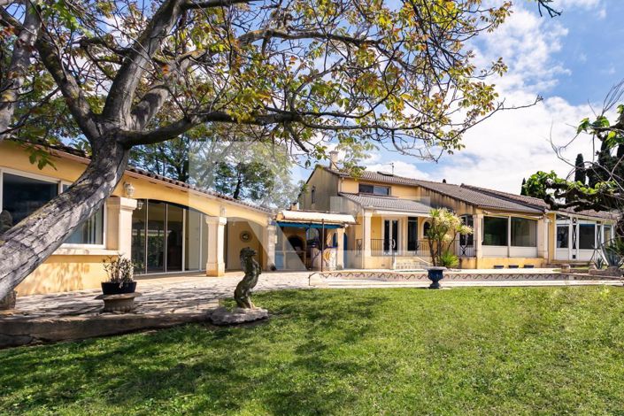 Image No.2-4 Bed House for sale