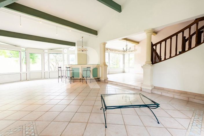 Image No.6-4 Bed House for sale