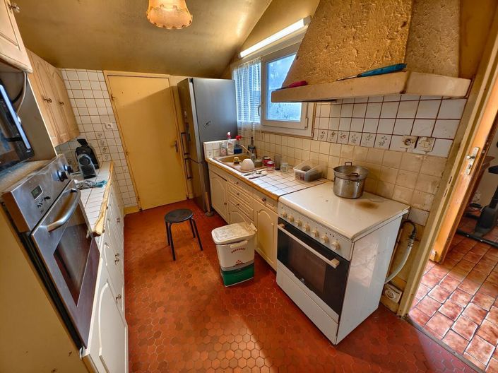 Image No.8-2 Bed House for sale