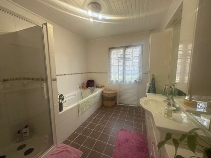 Image No.9-3 Bed House for sale