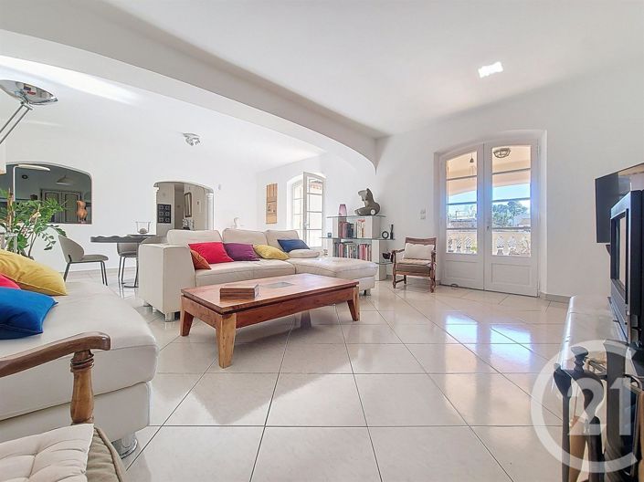 Image No.5-2 Bed House for sale