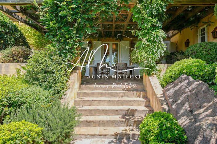 Image No.17-7 Bed House for sale