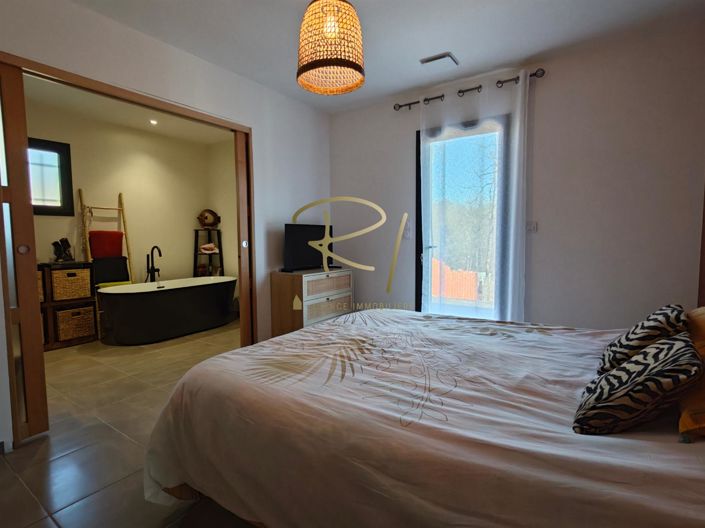 Image No.6-2 Bed House for sale