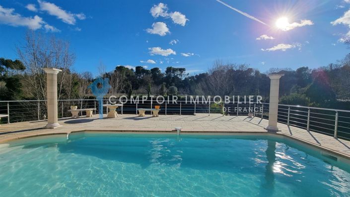 Image No.2-4 Bed House for sale