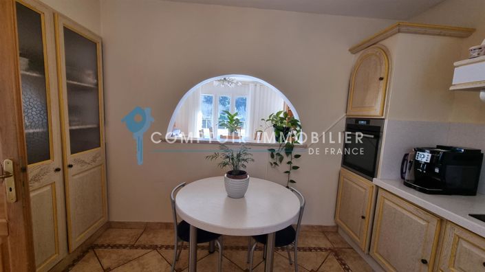 Image No.8-4 Bed House for sale