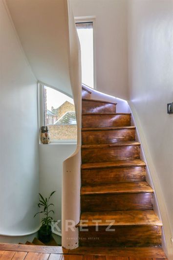 Image No.16-4 Bed House for sale