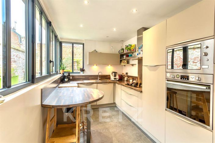 Image No.6-4 Bed House for sale