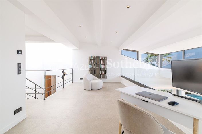 Image No.19-6 Bed House for sale