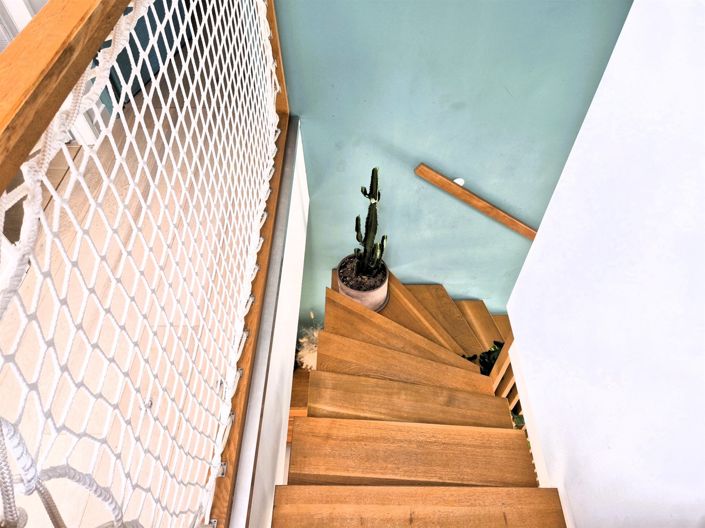 Image No.10-3 Bed House for sale