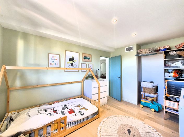 Image No.15-3 Bed House for sale