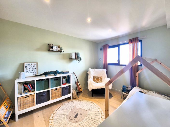 Image No.17-3 Bed House for sale