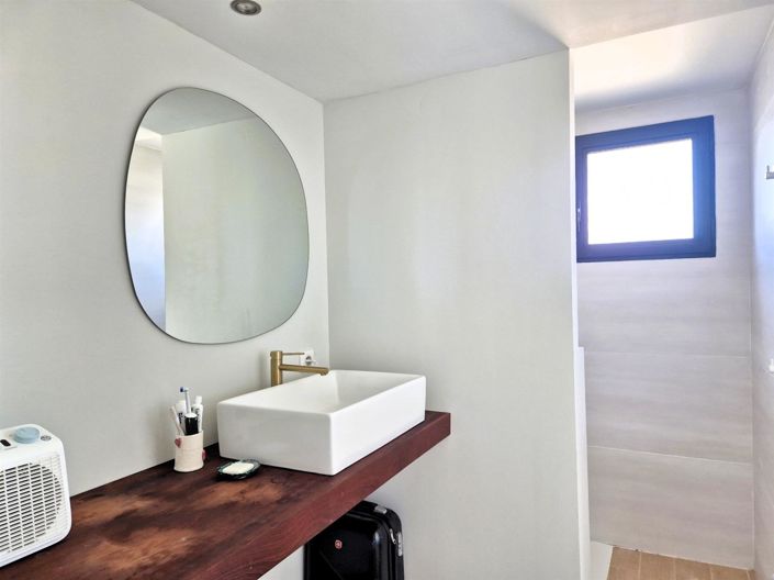 Image No.18-3 Bed House for sale