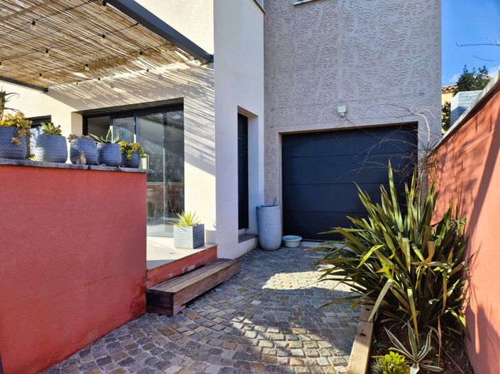 Image No.26-3 Bed House for sale