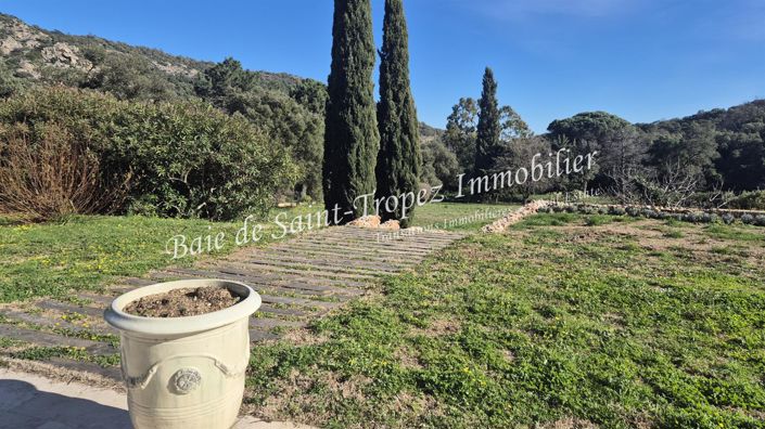 Image No.25-4 Bed House for sale