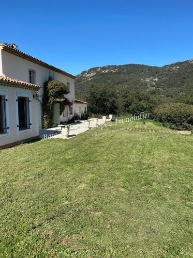 Image No.9-4 Bed House for sale