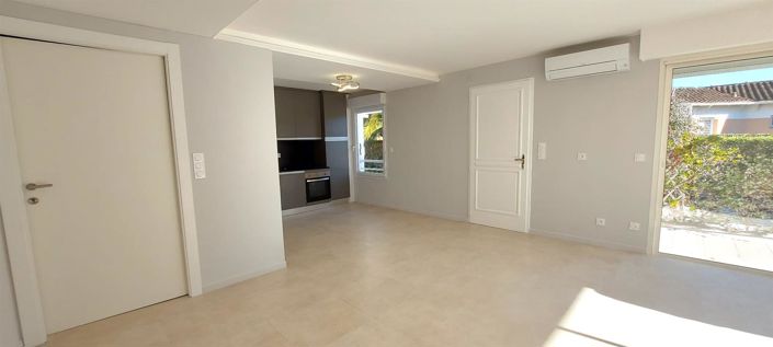 Image No.9-2 Bed House for sale
