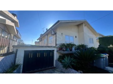 1 - Santa Maria da Feira, House