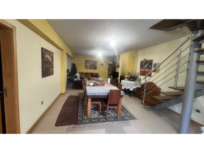 Image No.12-4 Bed House for sale