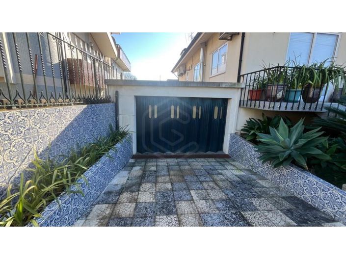 Image No.7-4 Bed House for sale