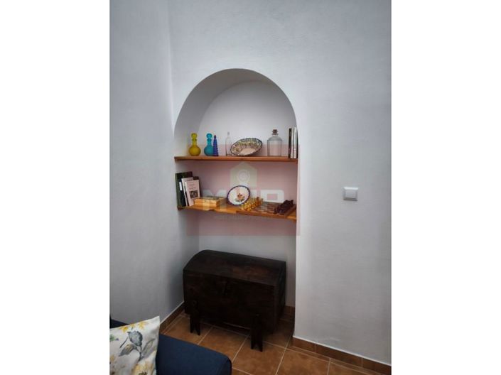 Image No.13-2 Bed House for sale