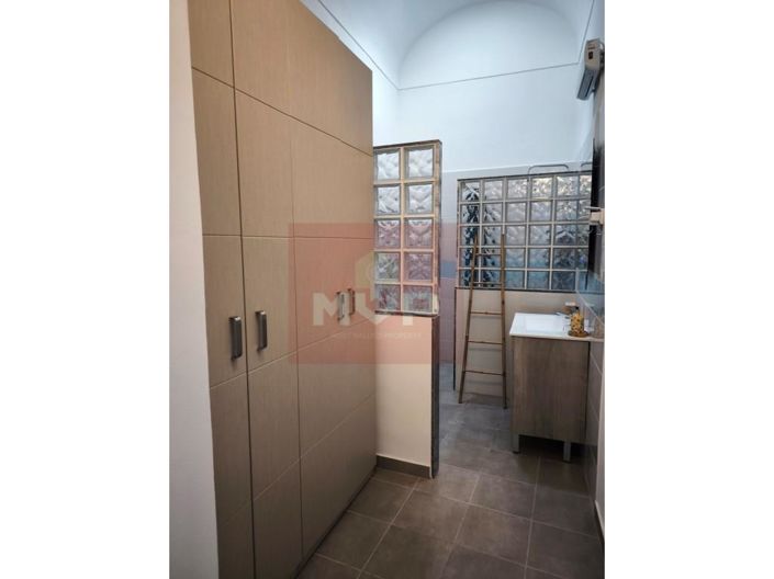 Image No.5-2 Bed House for sale