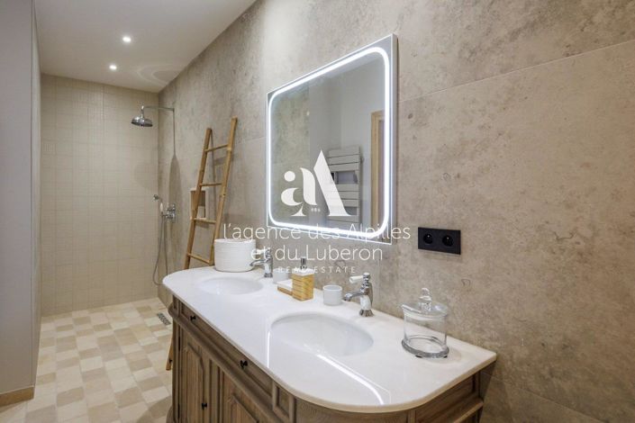 Image No.23-6 Bed House for sale