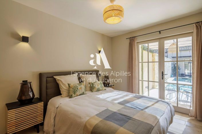 Image No.27-6 Bed House for sale