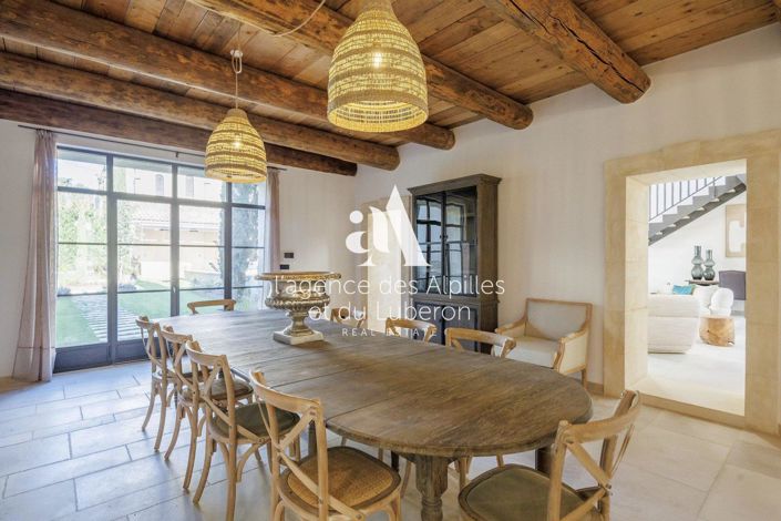 Image No.8-6 Bed House for sale