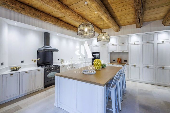 Image No.9-6 Bed House for sale