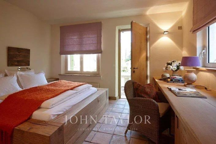 Image No.12-5 Bed House for sale