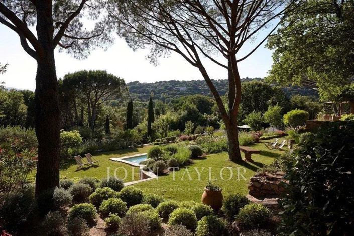 Image No.2-5 Bed House for sale