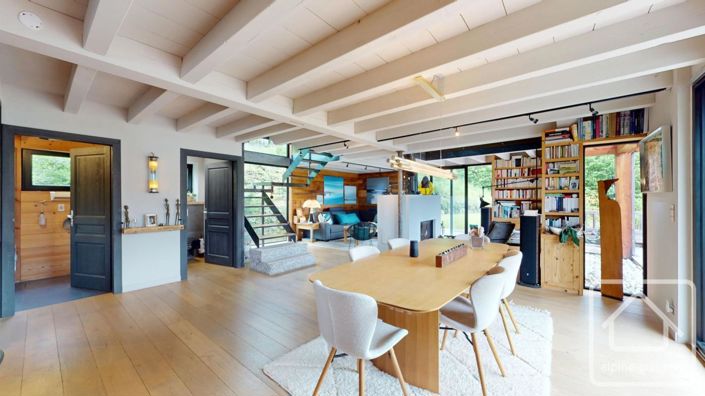 Image No.16-4 Bed Property for sale